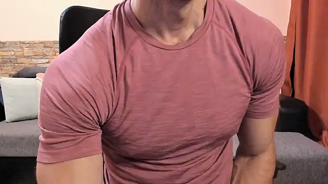 HotHunkTrainer online show from July 19, 2026, 8:07 am