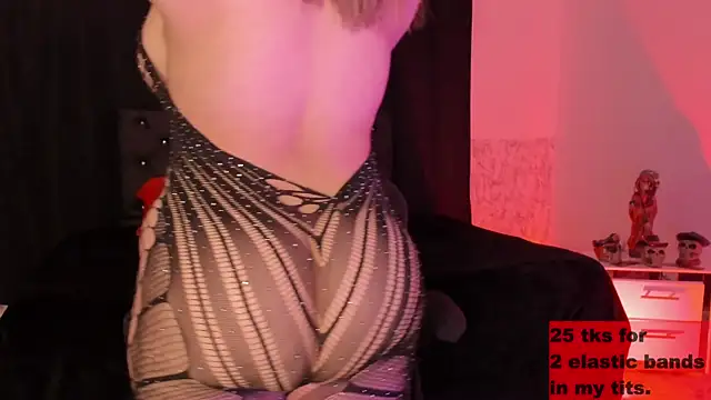 Snapshot of Foxy_Slave chatting on February 11, 2026, 10:15 pm Foxy Slave online show from February 11, 2026, 10:15 pm