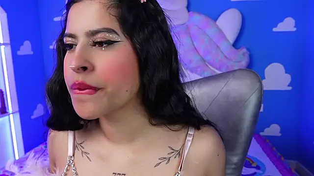 miss romyna online show from December 18, 2024, 11:02 am