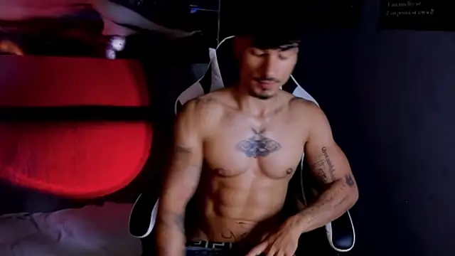 Thomas Fit1 online show from April 28, 2026, 12:42 am