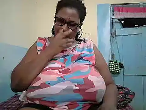 sexy bigboobss online show from November 28, 2025, 7:22 am