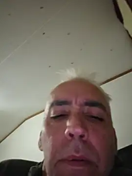 Xoc8  online show from June 18, 2026, 2:56 am