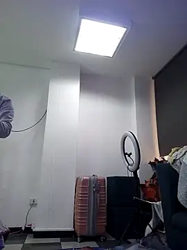 AnthonelaDuque online show from November 23, 2025, 11:32 am