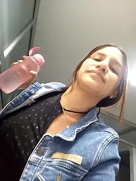 AnthonelaDuque online show from January 17, 2026, 11:26 am