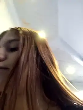 AnthonelaDuque online show from January 18, 2026, 2:21 pm