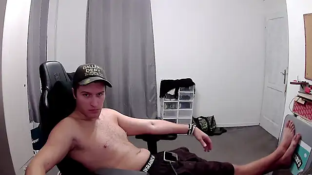 PKrisztian online show from October 14, 2025, 2:51 pm