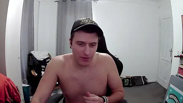 PKrisztian online show from April 30, 2026, 8:42 am