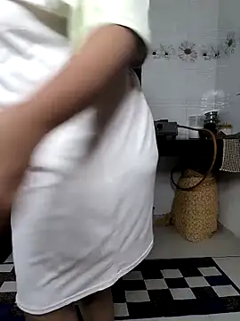 Snapshot of Selina_6 chatting on September 27, 2025, 1:38 pm Selina 6 online show from September 27, 2025, 1:38 pm