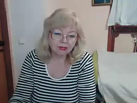 EvelynLoveShy online show from December 26, 2024, 8:18 am