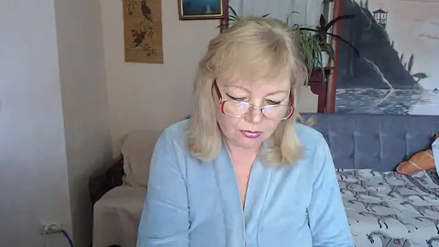 EvelynLoveShy online show from February 1, 2026, 2:15 pm