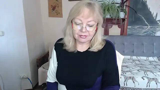 EvelynLoveShy online show from February 4, 2026, 11:38 am