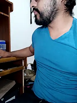 Snapshot of HombreS3n chatting on October 8, 2025, 10:07 pm HombreS3n online show from October 8, 2025, 10:07 pm