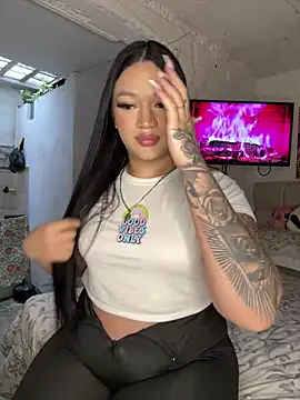 Snapshot of GemaGranadoss chatting on October 14, 2025, 9:26 pm GemaGranadoss online show from October 14, 2025, 9:26 pm