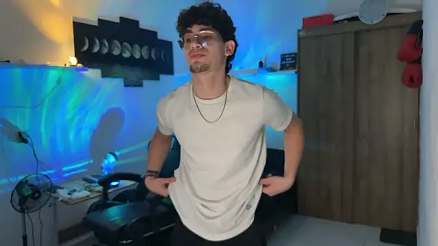 Snapshot of Kisan_Smith chatting on February 10, 2026, 1:43 am Kisan Smith online show from February 10, 2026, 1:43 am