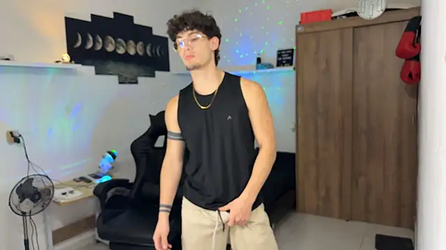 Snapshot of Kisan_Smith chatting on February 11, 2026, 3:44 am Kisan Smith online show from February 11, 2026, 3:44 am