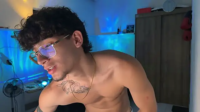 Snapshot of Kisan_Smith chatting on February 13, 2026, 1:56 am Kisan Smith online show from February 13, 2026, 1:56 am