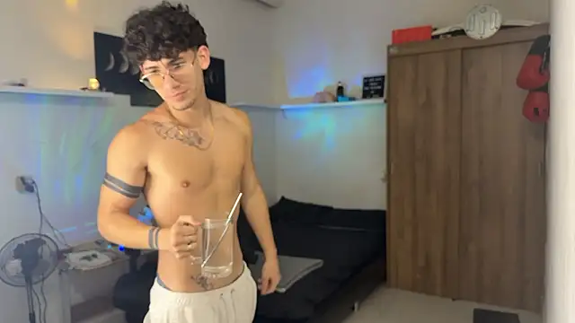 Snapshot of Kisan_Smith chatting on February 19, 2026, 3:24 am Kisan Smith online show from February 19, 2026, 3:24 am