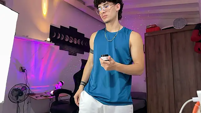 Snapshot of Kisan_Smith chatting on February 28, 2026, 1:06 am Kisan Smith online show from February 28, 2026, 1:06 am