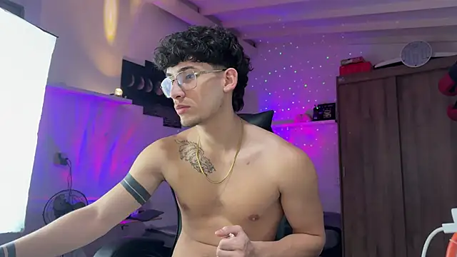 Snapshot of Kisan_Smith chatting on March 9, 2026, 2:15 am Kisan Smith online show from March 9, 2026, 2:15 am