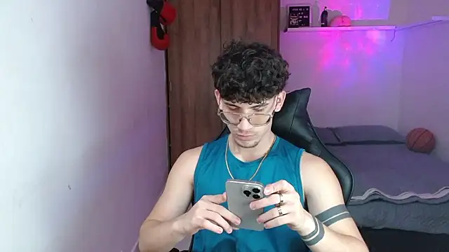 Snapshot of Kisan_Smith chatting on March 12, 2026, 2:39 am Kisan Smith online show from March 12, 2026, 2:39 am