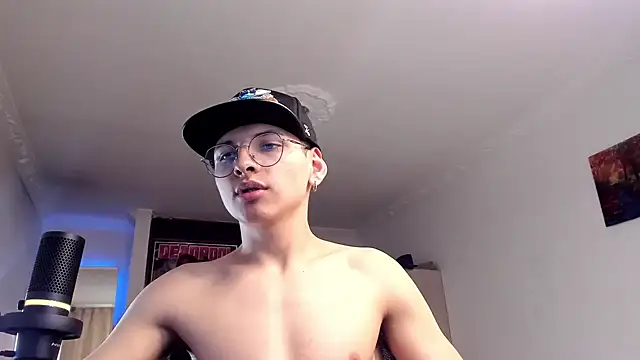 a lejandro 0 8 online show from December 8, 2024, 10:14 pm