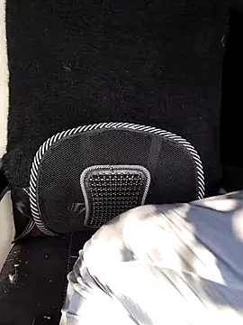 Leeeezzzz roy online show from September 28, 2025, 8:58 pm