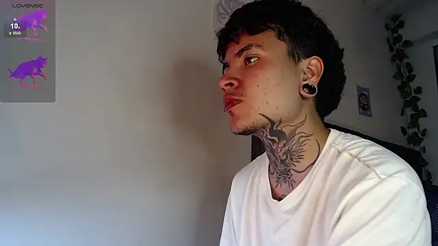 Snapshot of dannteftm chatting on October 25, 2025, 3:25 am dannteftm online show from October 25, 2025, 3:25 am