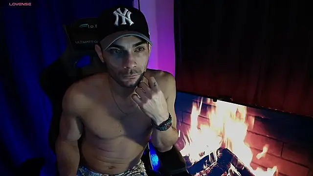 Snapshot of sexyboycolombi4 chatting on February 26, 2026, 12:04 pm sexyboycolombi4 online show from February 26, 2026, 12:04 pm
