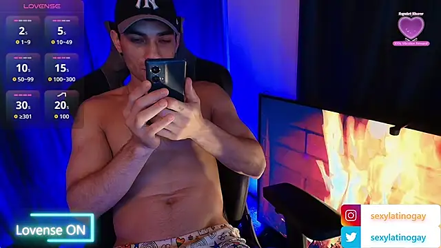 Snapshot of sexyboycolombi4 chatting on March 13, 2026, 10:44 am sexyboycolombi4 online show from March 13, 2026, 10:44 am
