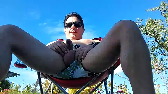 Jose HotLatino online show from June 9, 2026, 4:40 pm