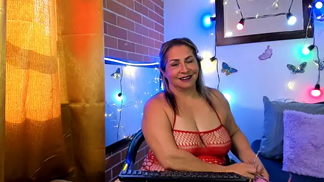 maja hills online show from February 27, 2025, 9:04 pm