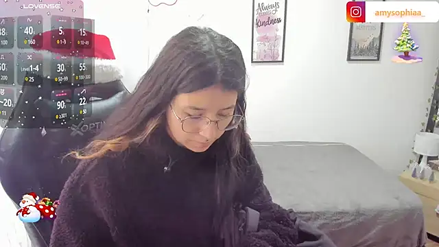 Snapshot of Amy_joones chatting on December 31, 2024, 1:30 pm Amy joones online show from December 31, 2024, 1:30 pm