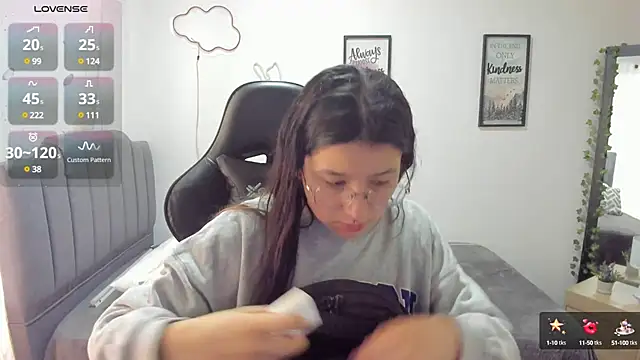 Snapshot of Amy_joones chatting on January 8, 2025, 12:58 pm Amy joones online show from January 8, 2025, 12:58 pm