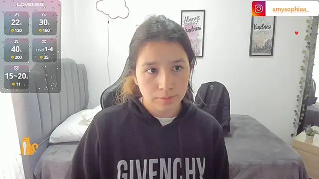 Snapshot of Amy_joones chatting on January 17, 2025, 1:56 pm Amy joones online show from January 17, 2025, 1:56 pm