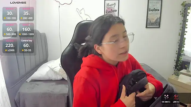 Snapshot of Amy_joones chatting on January 22, 2025, 1:00 pm Amy joones online show from January 22, 2025, 1:00 pm