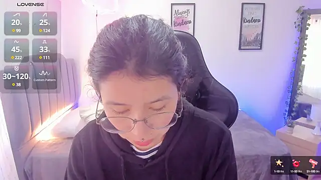 Snapshot of Amy_joones chatting on January 23, 2025, 1:24 pm Amy joones online show from January 23, 2025, 1:24 pm