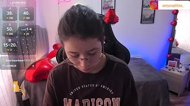 Snapshot of Amy_joones chatting on February 8, 2025, 12:39 pm Amy joones online show from February 8, 2025, 12:39 pm