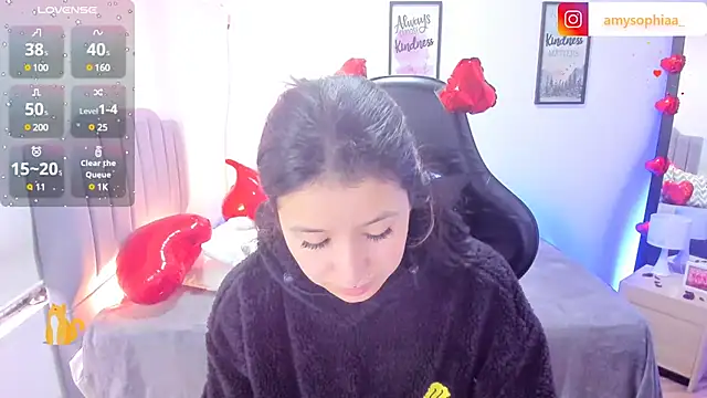 Snapshot of Amy_joones chatting on February 11, 2025, 1:30 pm Amy joones online show from February 11, 2025, 1:30 pm