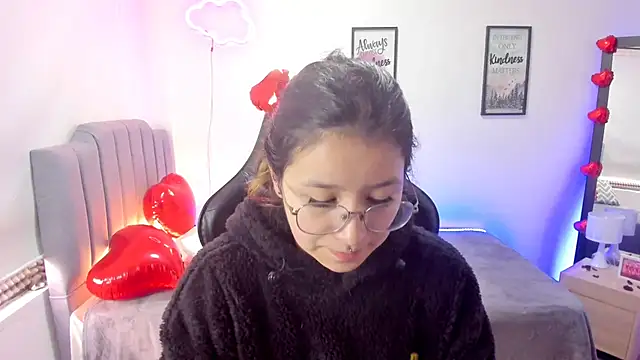 Snapshot of Amy_joones chatting on February 14, 2025, 1:40 pm Amy joones online show from February 14, 2025, 1:40 pm