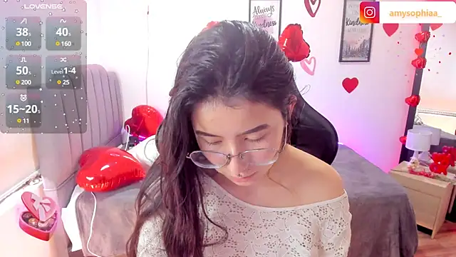 Snapshot of Amy_joones chatting on February 18, 2025, 4:26 pm Amy joones online show from February 18, 2025, 4:26 pm
