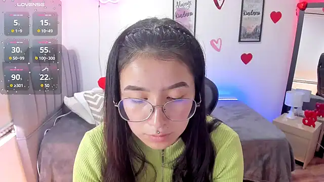 Snapshot of Amy_joones chatting on February 19, 2025, 4:44 pm Amy joones online show from February 19, 2025, 4:44 pm