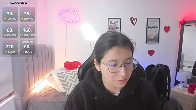 Snapshot of Amy_joones chatting on February 21, 2025, 1:33 pm Amy joones online show from February 21, 2025, 1:33 pm