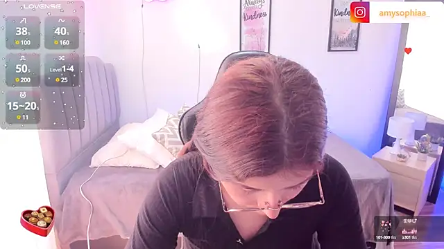 Snapshot of Amy_joones chatting on March 6, 2025, 4:38 pm Amy joones online show from March 6, 2025, 4:38 pm