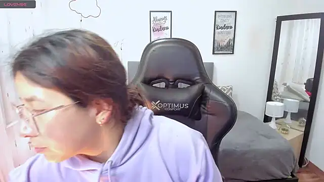 Snapshot of Amy_joones chatting on September 18, 2025, 11:45 am Amy joones online show from September 18, 2025, 11:45 am