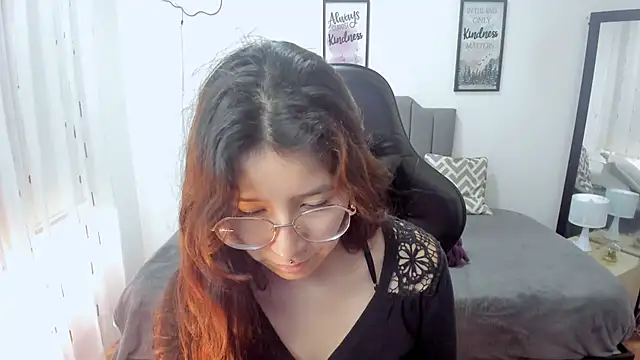 Snapshot of Amy_joones chatting on September 29, 2025, 12:54 pm Amy joones online show from September 29, 2025, 12:54 pm