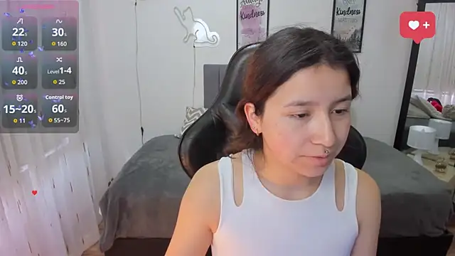 Snapshot of Amy_joones chatting on October 15, 2025, 12:38 pm Amy joones online show from October 15, 2025, 12:38 pm