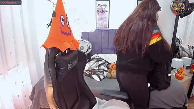 Snapshot of Amy_joones chatting on October 24, 2025, 12:45 pm Amy joones online show from October 24, 2025, 12:45 pm