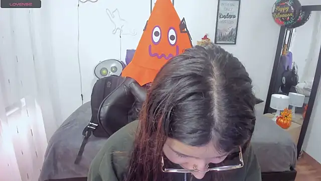 Snapshot of Amy_joones chatting on October 29, 2025, 12:40 pm Amy joones online show from October 29, 2025, 12:40 pm