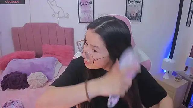 Amy joones online show from November 15, 2025, 12:56 pm