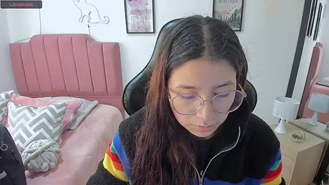 Amy joones online show from December 3, 2025, 12:58 pm